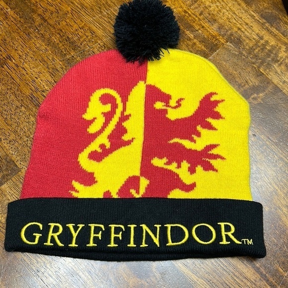 Gryffindor stocking cap nwot winter snow skiing Harry Potter hat. Universal hat - Picture 1 of 7
